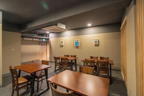 Microwave, electric kettle - The Square Hostel Jongno (Seoul)