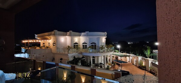 Escritorio y wifi gratis