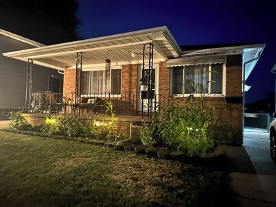 Charming Vacation Home Near Niagara Falls & Highmark Stadium