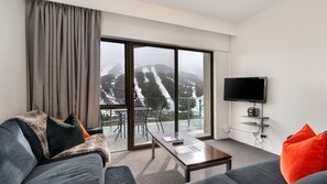 TV, DVD player, stereo - Lantern 24 Balcony (Thredbo)