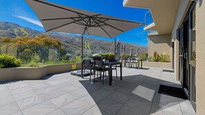 Outdoor dining - Lantern 15 Terrace with mountain views (Thredbo)