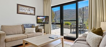 Lantern 15 Terrace with mountain views