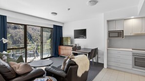 Interior - Lantern 12 Balcony (Thredbo)