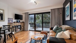 Smart-TV, Kamin, DVD-Player