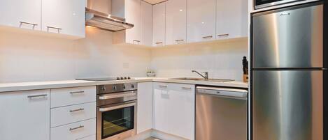 Fridge, microwave, oven, stovetop