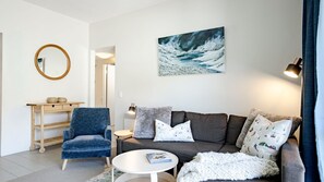 Unclassified image, 3 of 21, button