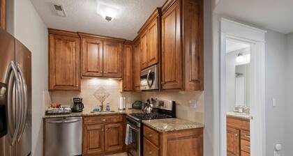 Spacious 2BR Basement Suite w/Hot Tub, Theater, Full Kitchen. Near UVU/BYU