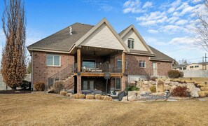Exterior - Spacious 2BR Basement Suite w/Hot Tub, Theater, Full Kitchen. Near UVU/BYU (Orem)
