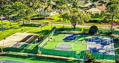 Pool, hot tub, golf, tennis, fitness center, WIFI, 1st Floor condo