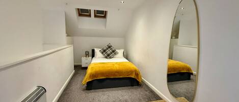 1 chambre, fer et planche à repasser, Wi-Fi gratuit, draps fournis