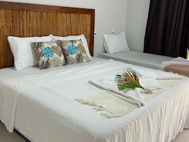 Habitación triple Confort, lanai | Wifi gratis