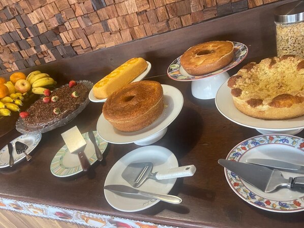 Desayuno bufé gratuito y diario