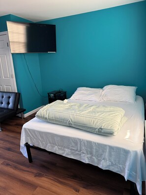 1 bedroom, iron/ironing board, free WiFi