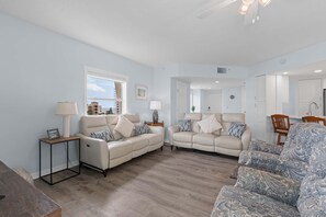Daire, Birden Çok Yatak (Oceanwalk 1-605) | Oturma alanı