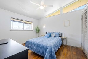 1 多间卧室、办公桌、熨斗/熨衣板、免费 WiFi