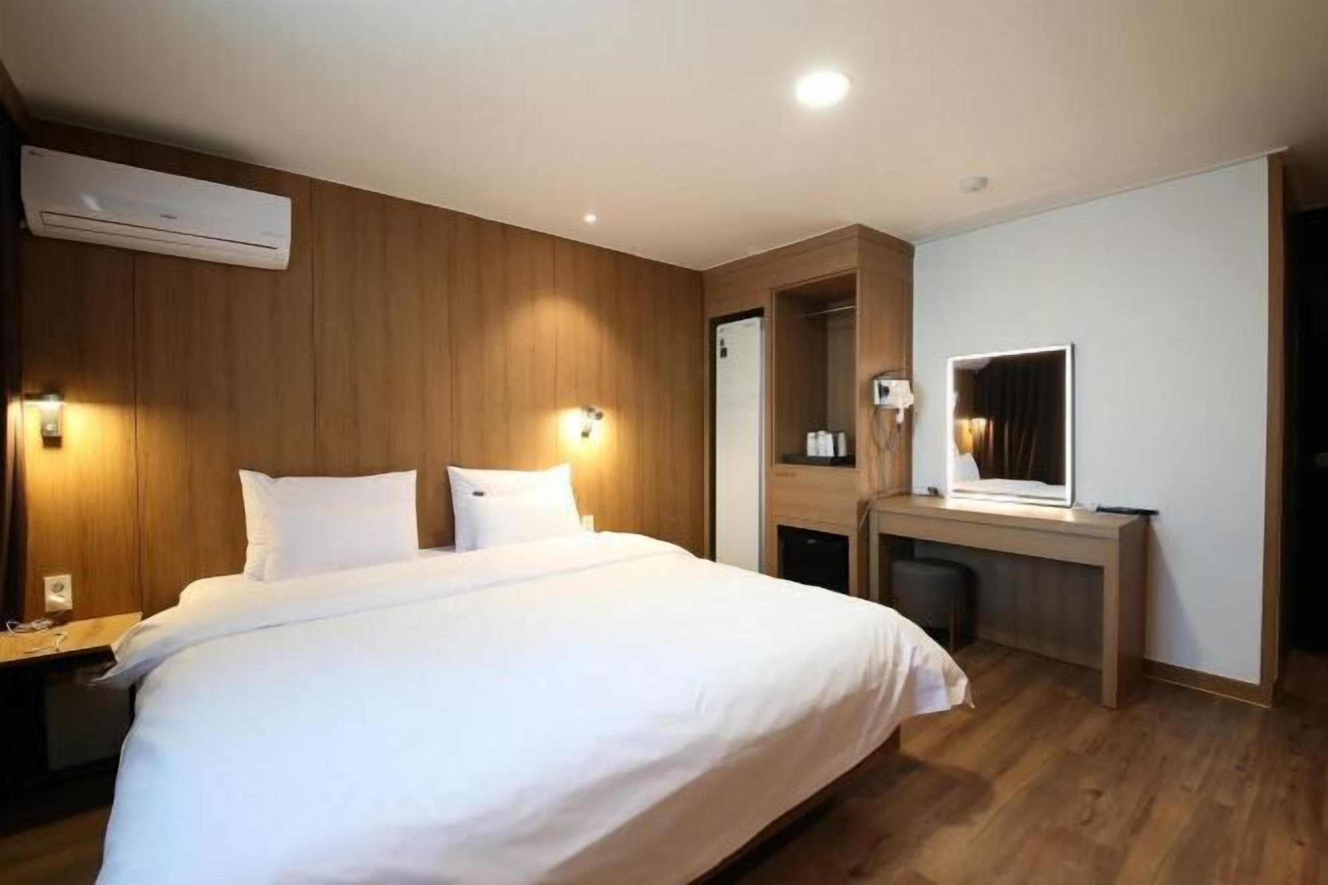 Memory foam-madrasser, individuell inredning, unika möbler och skrivbord