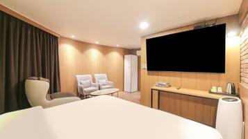 Premium, Non-smoking, 75 inch TV, Styler, Massage Chair, OTT Viewing Available | 1 bedroom, memory foam beds, individually decorated