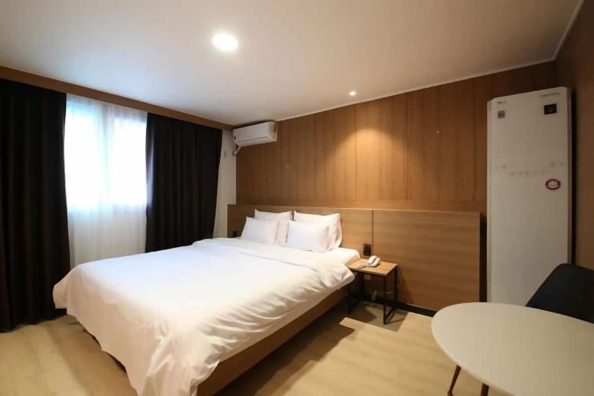 Memory foam-madrasser, individuell inredning, unika möbler och skrivbord