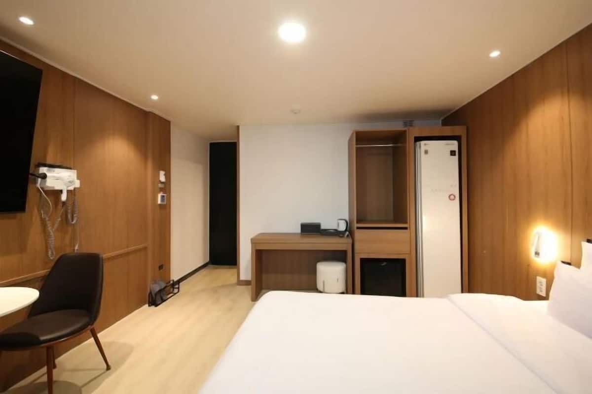 Memory foam-madrasser, individuell inredning, unika möbler och skrivbord