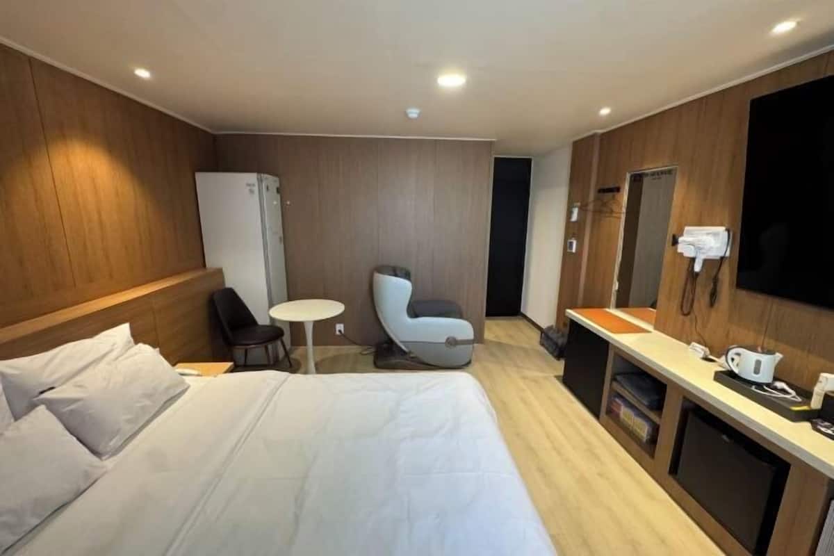 Memory foam-madrasser, individuell inredning, unika möbler och skrivbord