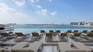 Apartment - Elite LUX Holiday Homes - Beachfront 1BR Oasis Stunning Views By Elie Saab (Dubai)