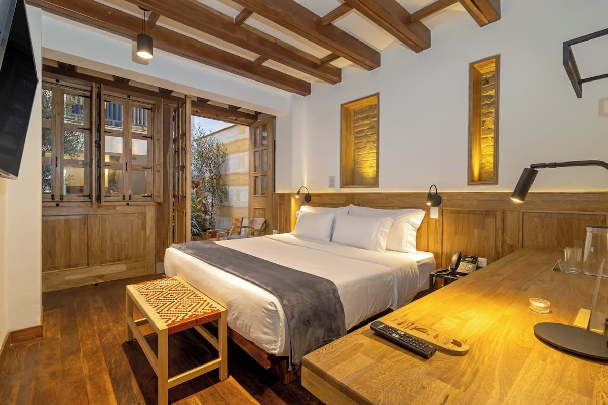 Superior Double Room, Courtyard View | 1 bedroom, in-room safe, free WiFi