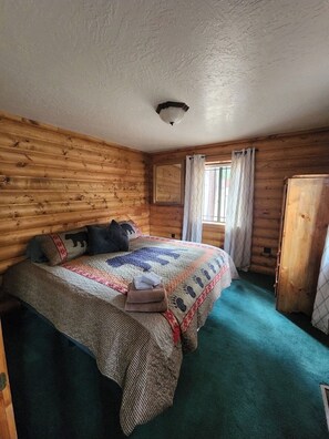 4 habitaciones, tabla de planchar con plancha, wifi y ropa de cama