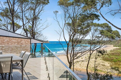 Architectural Beachfront Escape | Yowani House