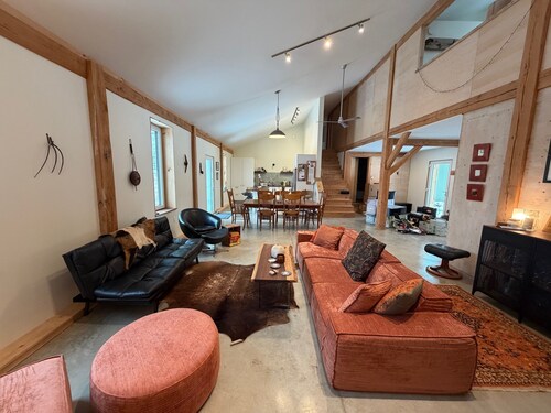 Newly built, large modern timber frame apartment in Charlotte, VT