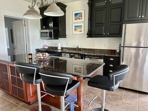 Microonde, forno, piano cottura, lavastoviglie