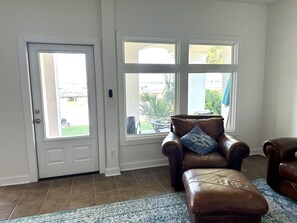 Interior - Waterfront Entire First Floor Private Suite, Kitchen, Bath in Beautiful Beaufort (Beaufort)