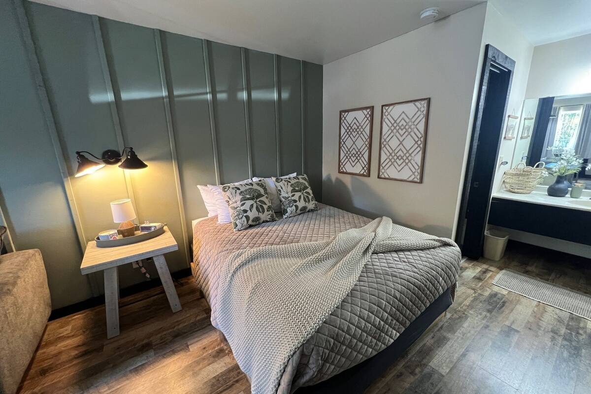 Comfort Room | Living area