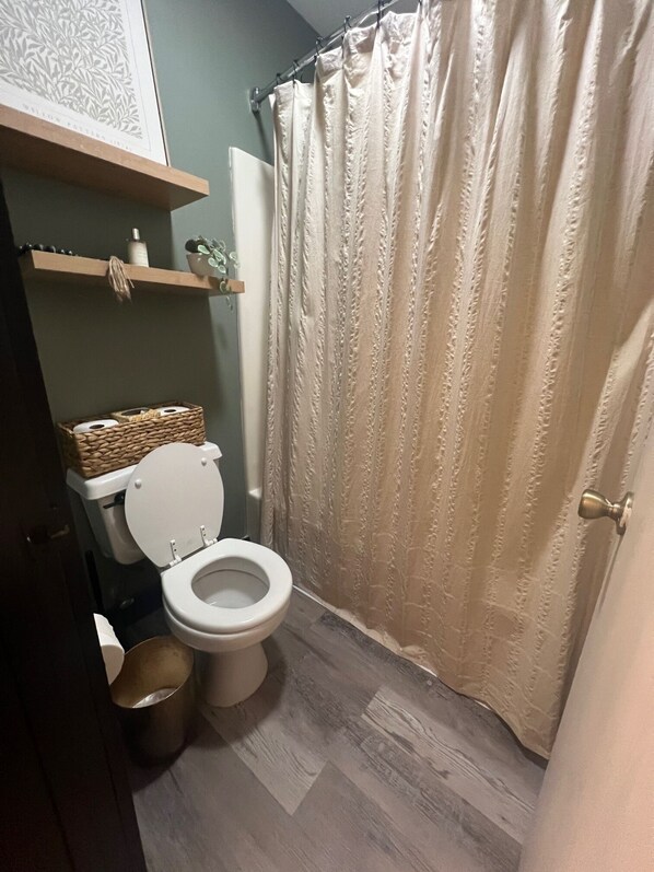 Bathroom - SDC Nightly Rentals (Branson)