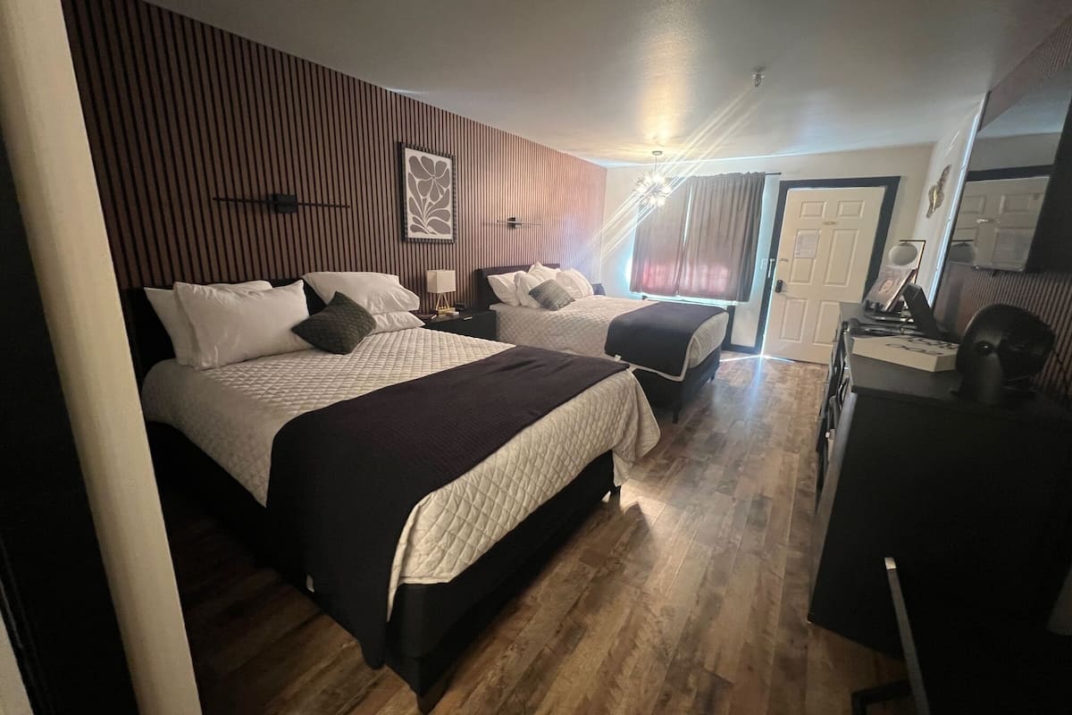 Luxury Room | Living area