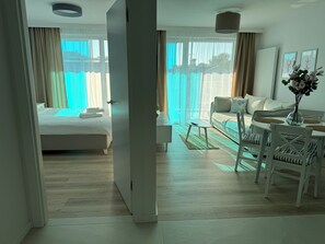 1 slaapkamer, een strijkplank/strijkijzer, wifi, beddengoed