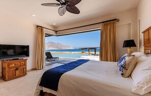 4 bedrooms, iron/ironing board, free WiFi, bed sheets - Beachfront, incredible views, 4bd, 4+ba, fish/swim/snorkel in the Sea of Cortez (Baja California Sur Z.C)