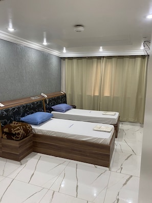 ベーシック ツインルーム | WiFi (無料)