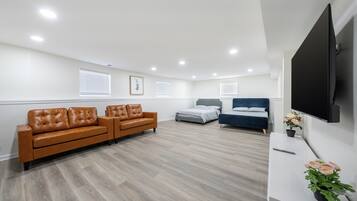 2 bedrooms, iron/ironing board, free WiFi