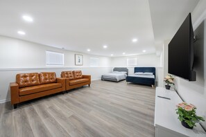2 Schlafzimmer, Bügeleisen/Bügelbrett, kostenloses WLAN