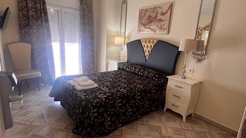 Basic Double Room | Desk, free WiFi