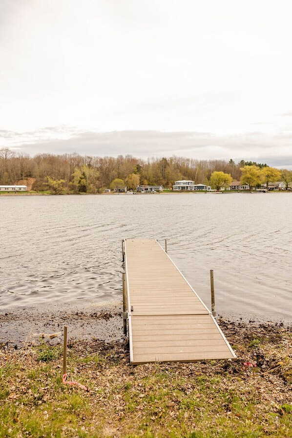 Miscellaneous - Unplug, Unwind, and Explore at Papa's Place. (Scottville)