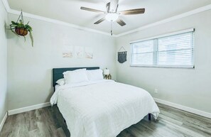 4 bedrooms, desk, iron/ironing board, travel cot