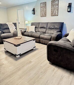 Smart TV y chimenea 
