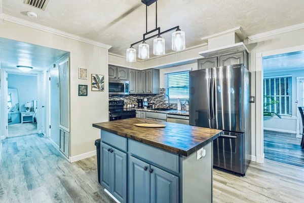 Refrigerador, microondas, horno, placa de cocina