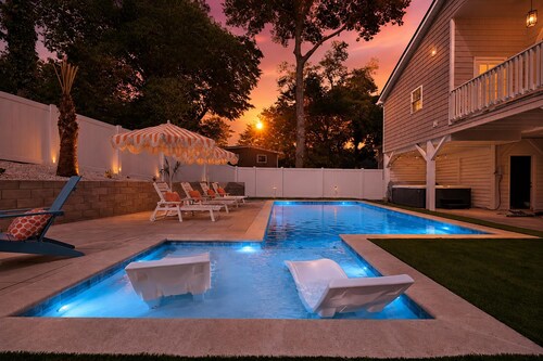New! Relax & Play/Private Hot Tub • Arcade