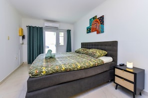 1 chambre, fer et planche à repasser, Wi-Fi, draps fournis