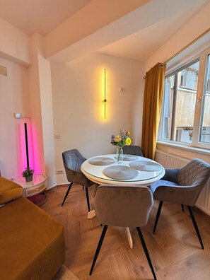 Dining - Quiet OldTown PlayStation & more Bucharest (București)
