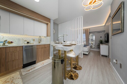 Orlando 2BR Apt, Full Kitchen, Near Epic Universe
