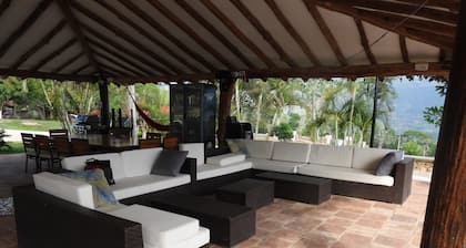 TOPOWA CLUB HOUSE RESORT