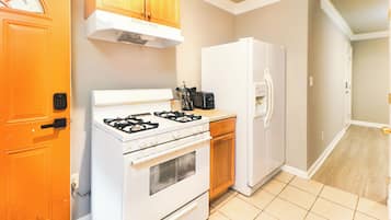 Microwave, oven, stovetop, coffee/tea maker